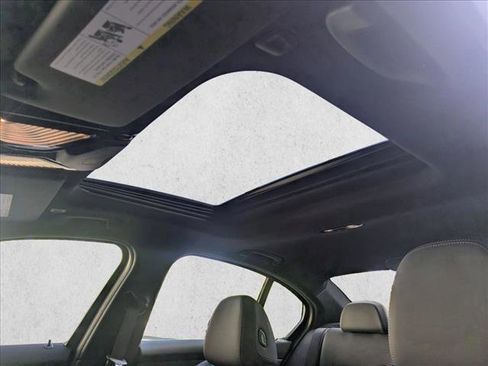 Used 2025 BMW 330i Sedan w/ Premium Package image 15