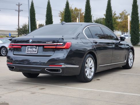 Used 2020 BMW 740i w/ Premium Package image 13
