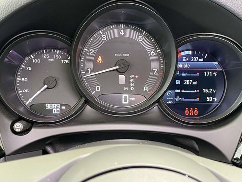 Certified 2025 Porsche Macan Base image 45