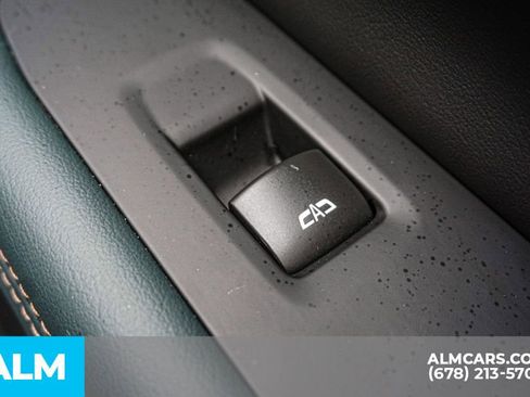Used 2025 GMC Yukon AT4 AWD/4WD image 59