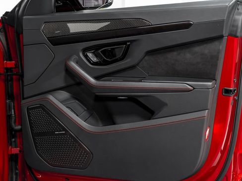 Used 2023 Lamborghini Urus S image 43