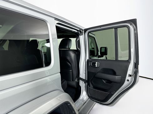 Used 2022 Jeep Wrangler Sahara image 28