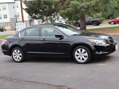Used 2010 Honda Accord EX-L image 2