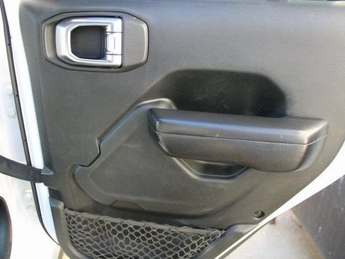 Used 2020 Jeep Wrangler Unlimited Rubicon AWD/4WD image 23