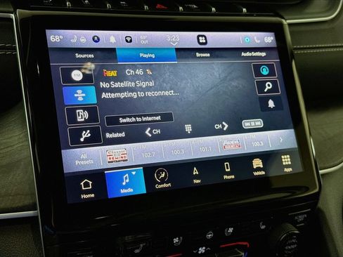 Used 2023 Jeep Grand Cherokee L Limited w/ Luxury Tech Group II AWD/4WD image 8