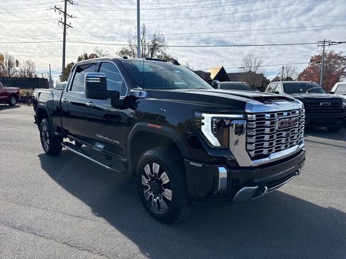 Used 2025 GMC Sierra 2500 Denali image 7