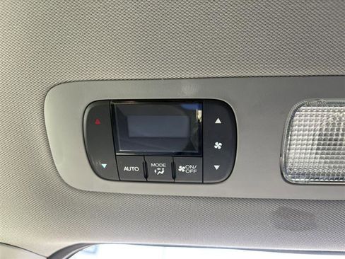 Used 2016 Honda Odyssey SE image 24