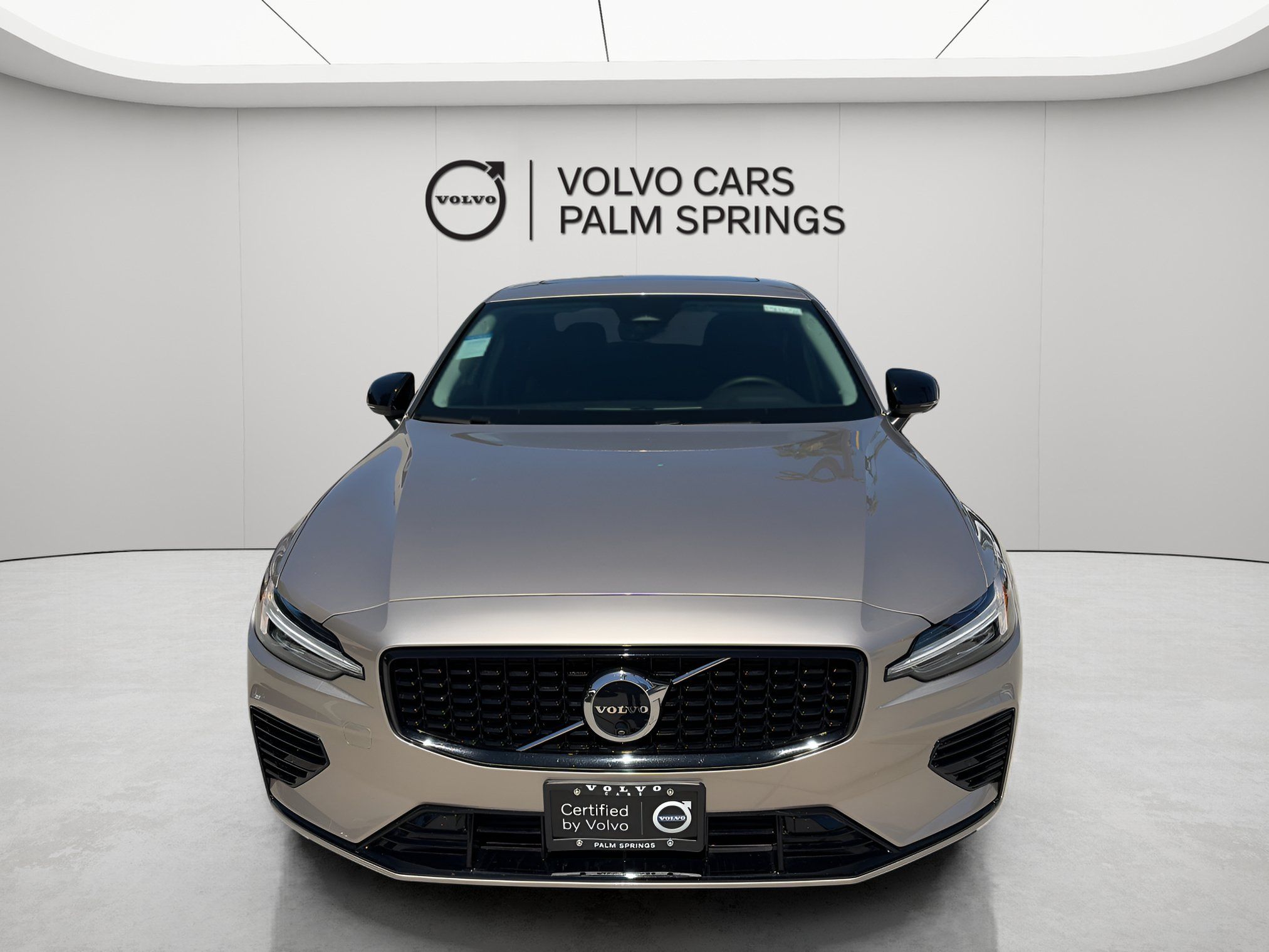 Used 2024 Volvo S60 T8 Plus AWD/4WD image 2