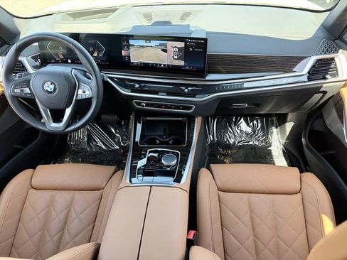 Used 2025 BMW X5 xDrive40i AWD/4WD image 16