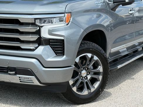 Used 2026 Chevrolet Silverado 1500 High Country w/ Technology Package AWD/4WD image 2
