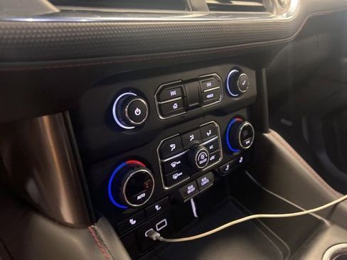 Used 2022 Chevrolet Suburban RST w/ Luxury Package image 13