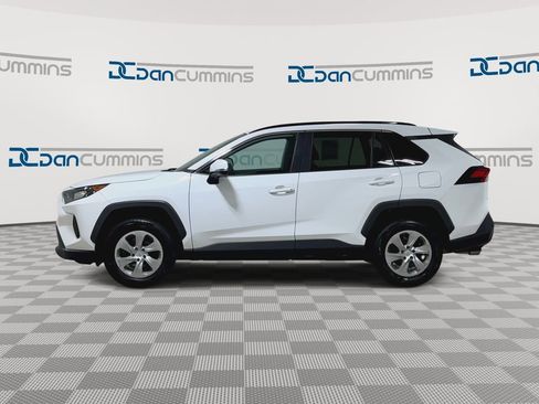 Used 2019 Toyota RAV4 LE FWD image 5