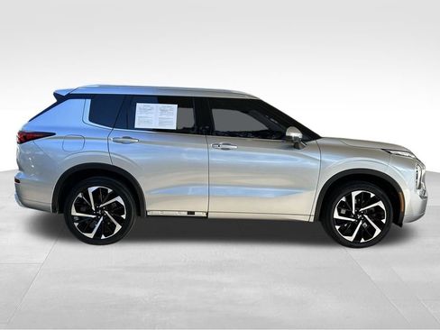 Used 2022 Mitsubishi Outlander SEL image 4