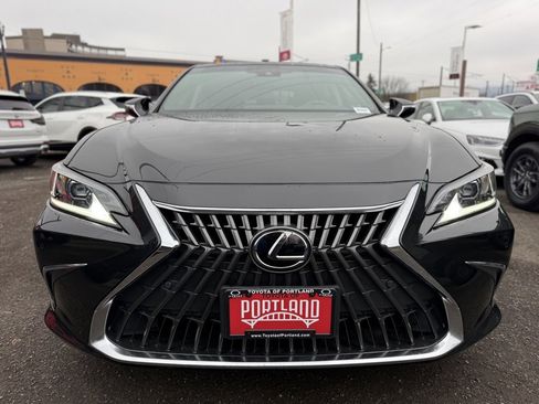 Used 2023 Lexus ES 250 w/ Premium Package image 5