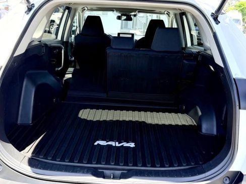 Used 2023 Toyota RAV4 XLE w/ Convenience Package FWD image 14