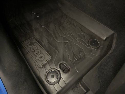 Used 2023 Jeep Gladiator Sport image 29