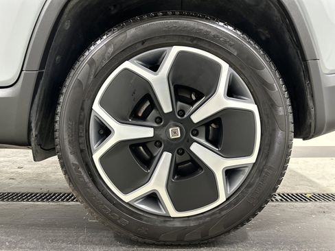 Used 2024 Rivian R1T Adventure AWD/4WD image 10