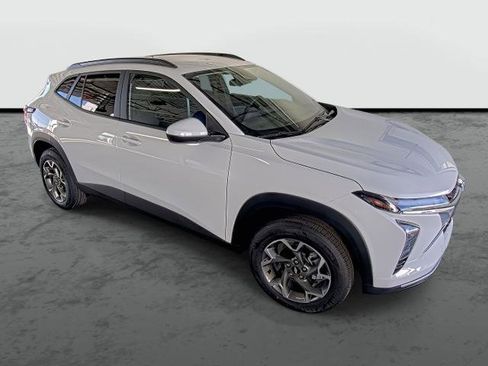 New 2026 Chevrolet Trax LT w/ LT Convenience Package image 4