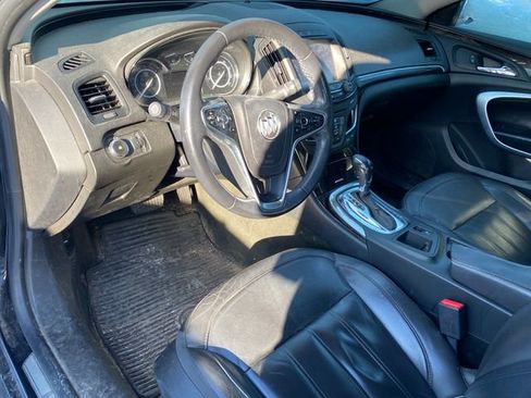 Used 2017 Buick Regal Sport Touring image 3