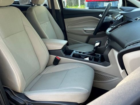 Certified 2019 Ford Escape SE FWD image 13