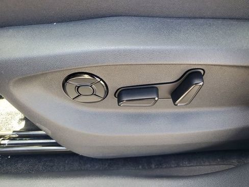 New 2026 Volkswagen Tiguan SE R-Line FWD image 19