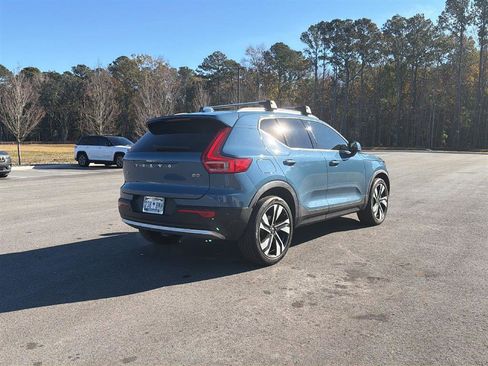 Used 2023 Volvo XC40 B5 Plus w/ Protection Package Premier image 7