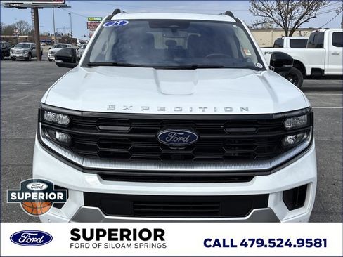 Used 2025 Ford Expedition Platinum image 14