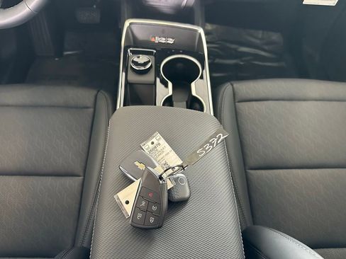 New 2026 Chevrolet Equinox LT w/ Convenience Package II FWD image 21