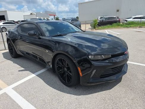 Used 2017 Chevrolet Camaro LT RWD image 7