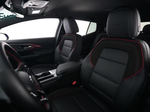 Used 2025 Chevrolet Equinox EV RS w/ LPO, All-Weather Mat Package FWD image 4