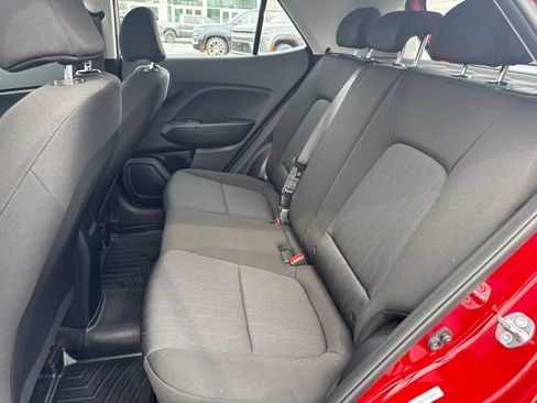 Used 2025 Hyundai Venue SE FWD image 25