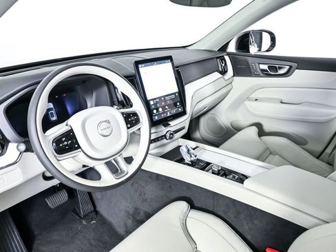 New 2026 Volvo XC60 B5 Ultra w/ Climate Package AWD/4WD image 4