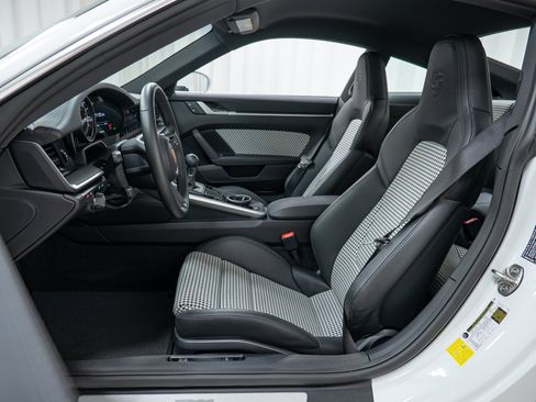 Certified 2024 Porsche 911 Carrera S RWD image 19