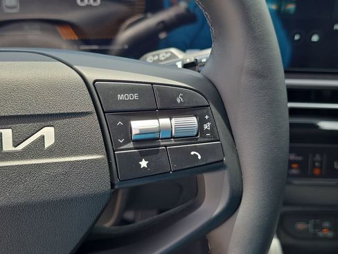 New 2026 Kia Sportage EX FWD image 32