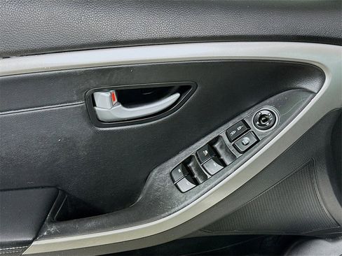 Used 2014 Hyundai Elantra GT w/ Option Group 03 image 21