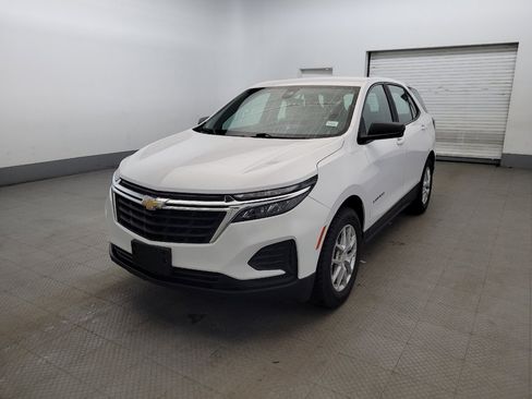Used 2023 Chevrolet Equinox LS w/ LPO, Floor Liner Package FWD image 15