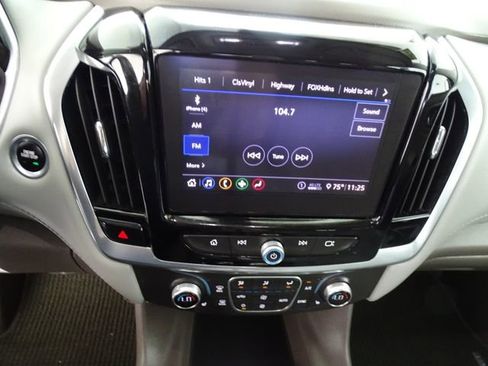 Used 2020 Chevrolet Traverse LT AWD/4WD image 15