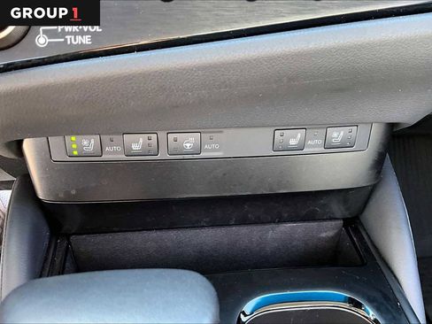 Used 2025 Lexus ES 300h w/ Premium Package FWD image 31