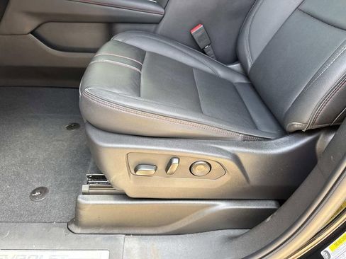 Used 2025 Chevrolet Suburban RST w/ Comfort Package RWD image 18