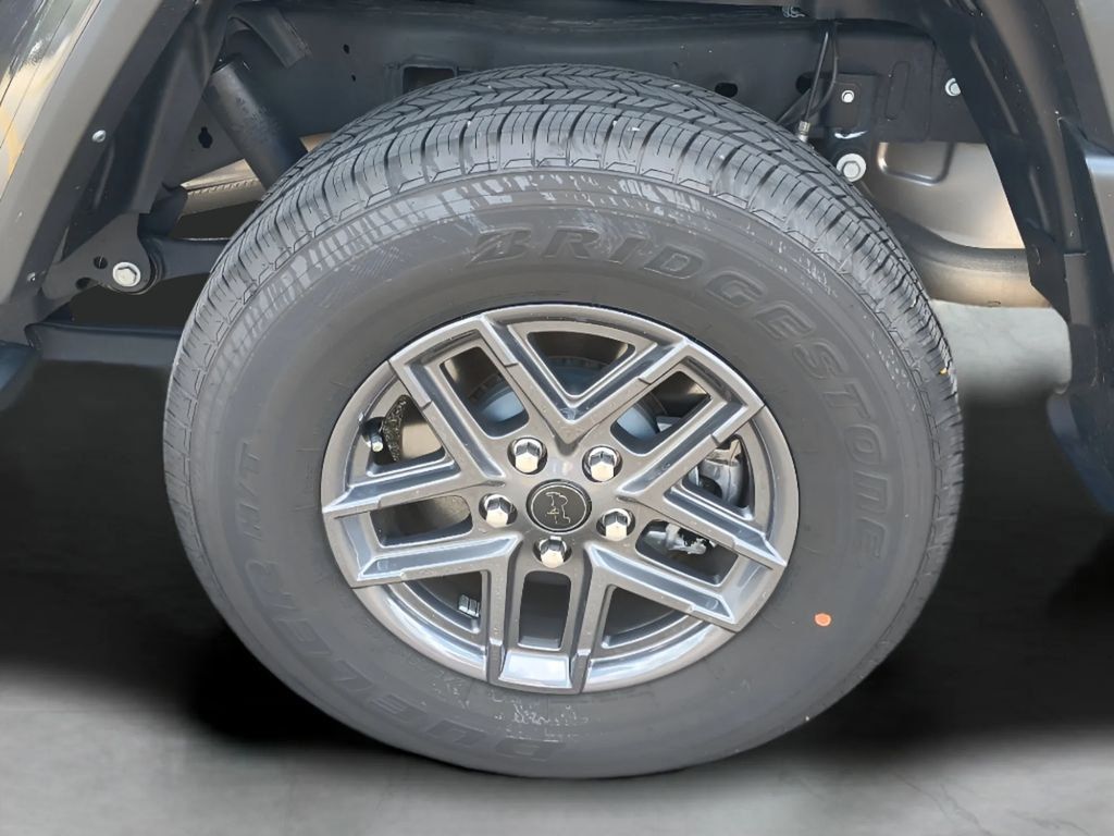 Used 2024 Jeep Gladiator Sport AWD/4WD image 28