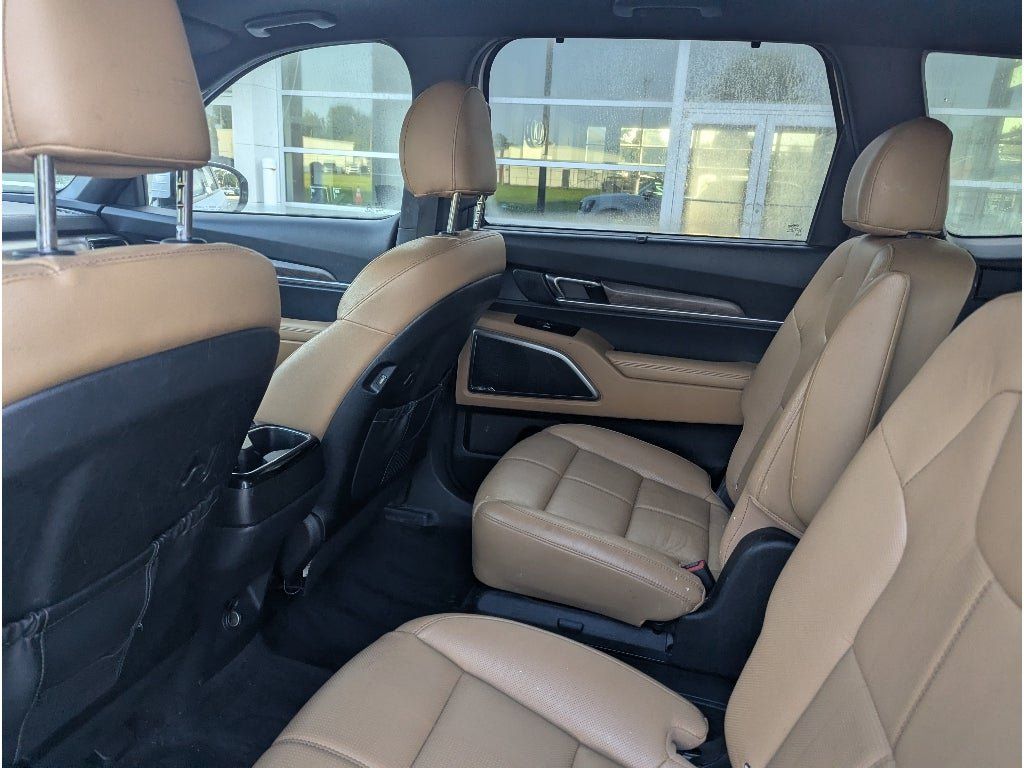 Used 2021 Kia Telluride SX w/ Towing Package FWD image 13
