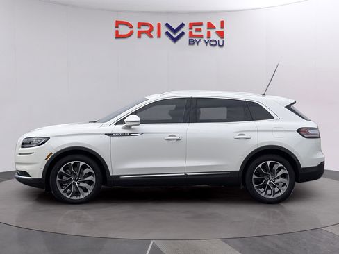 Used 2023 Lincoln Nautilus Reserve w/ Equipment Group 201A image 2