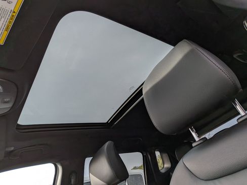 New 2026 Jeep Compass Trailhawk w/ Sun, Sound & Navigation Group image 25