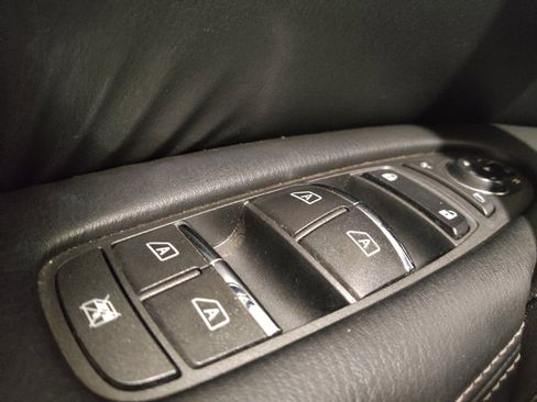 Used 2018 Nissan Armada Platinum w/ Captain Seat Package RWD image 27