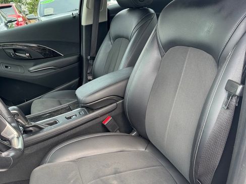 Used 2015 Buick LaCrosse FWD image 9