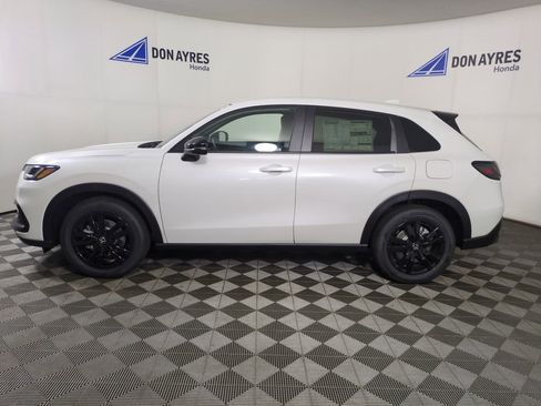 New 2026 Honda HR-V Sport image 2