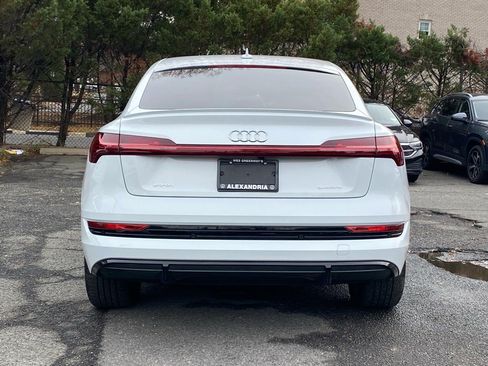 Used 2022 Audi e-tron Premium w/ Convenience Plus Package image 4