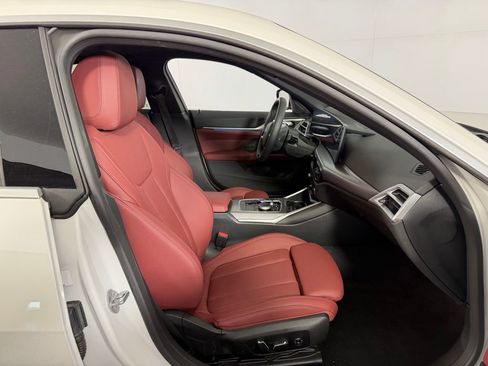 Used 2025 BMW i4 eDrive40 image 33