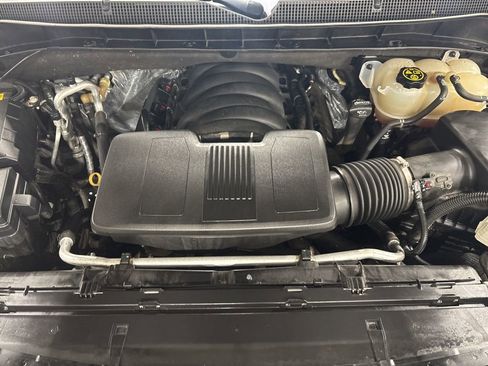 Used 2021 Chevrolet Suburban Premier image 11