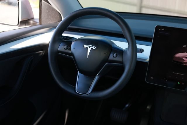 Used 2023 Tesla Model Y Long Range AWD/4WD image 35